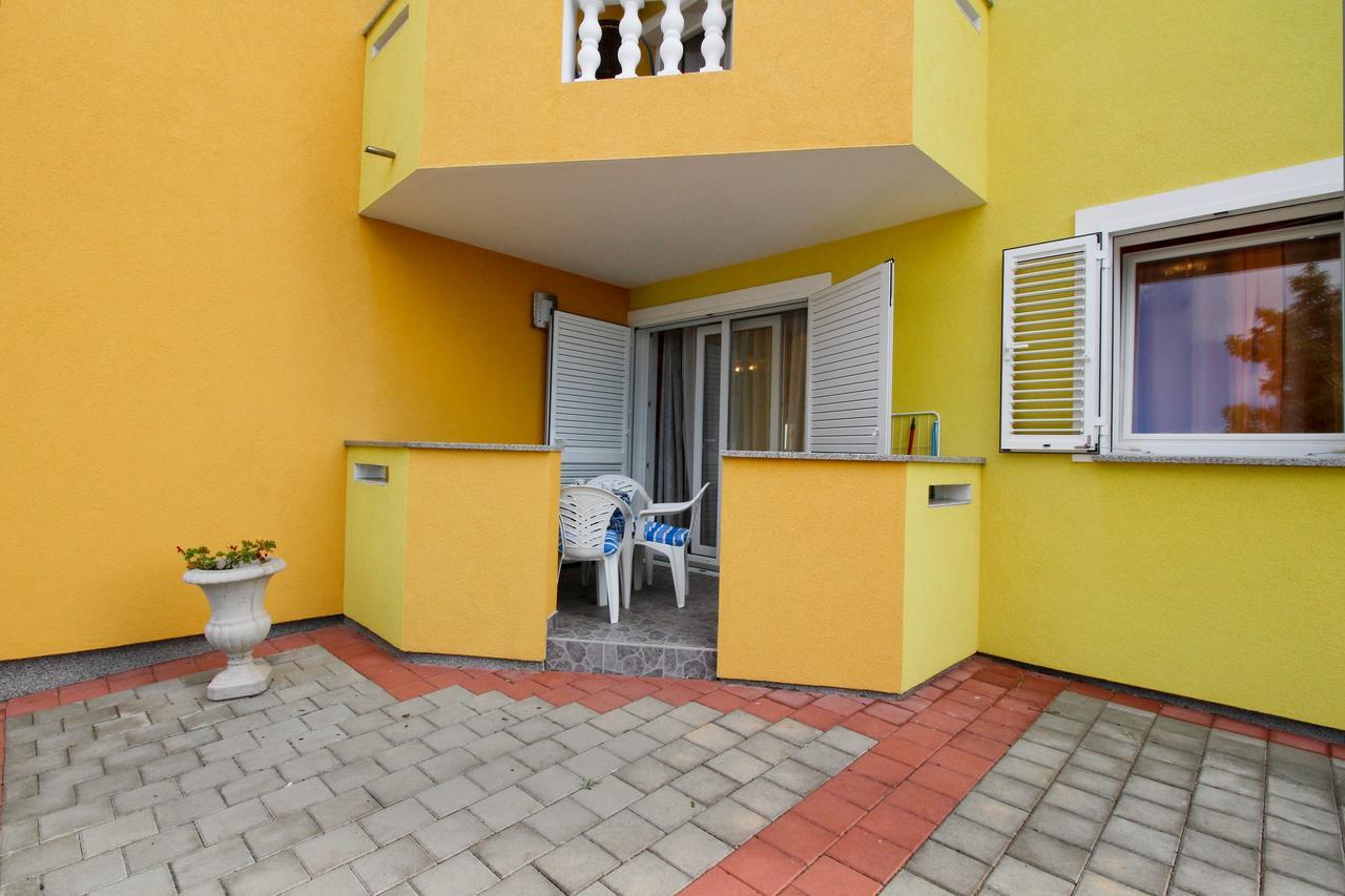 Apartments Koritnik Пунат Экстерьер фото