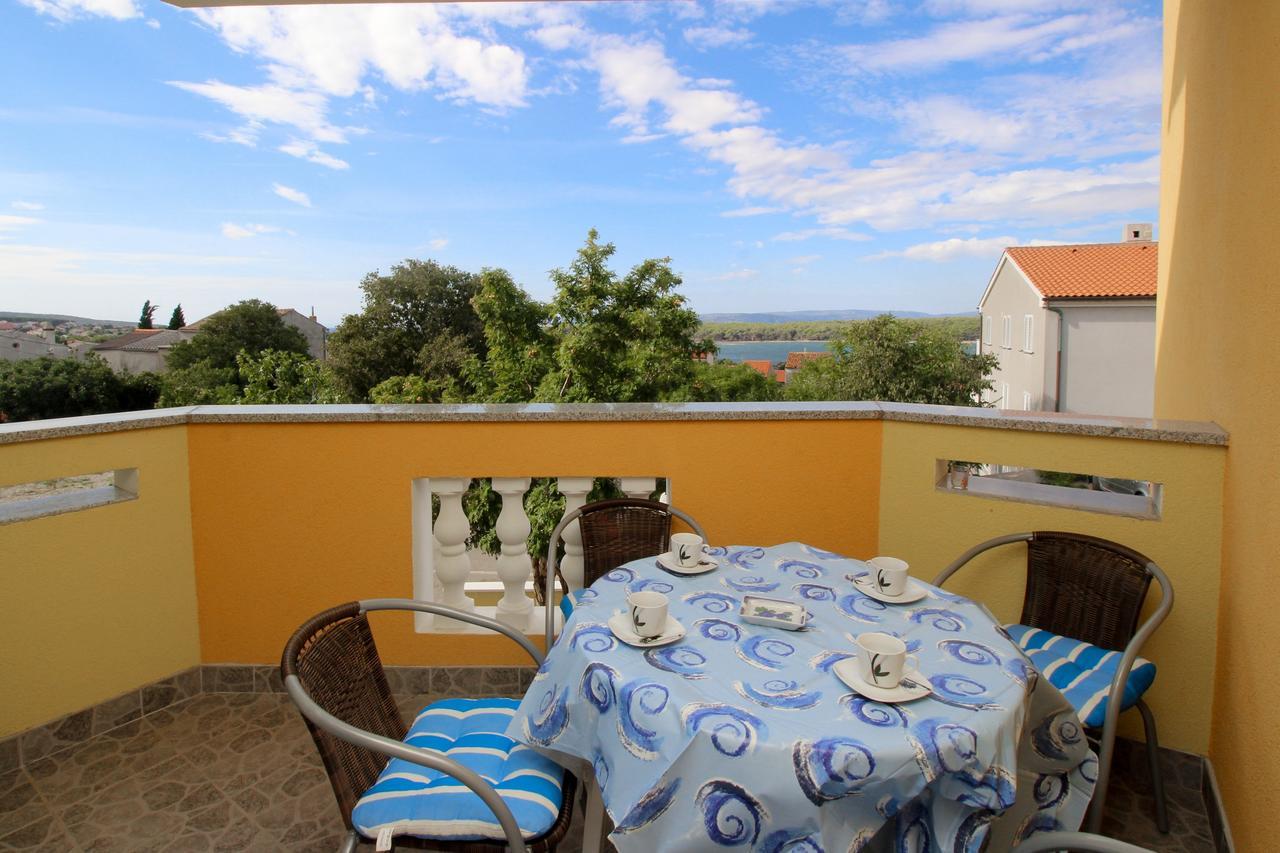 Apartments Koritnik Пунат Экстерьер фото