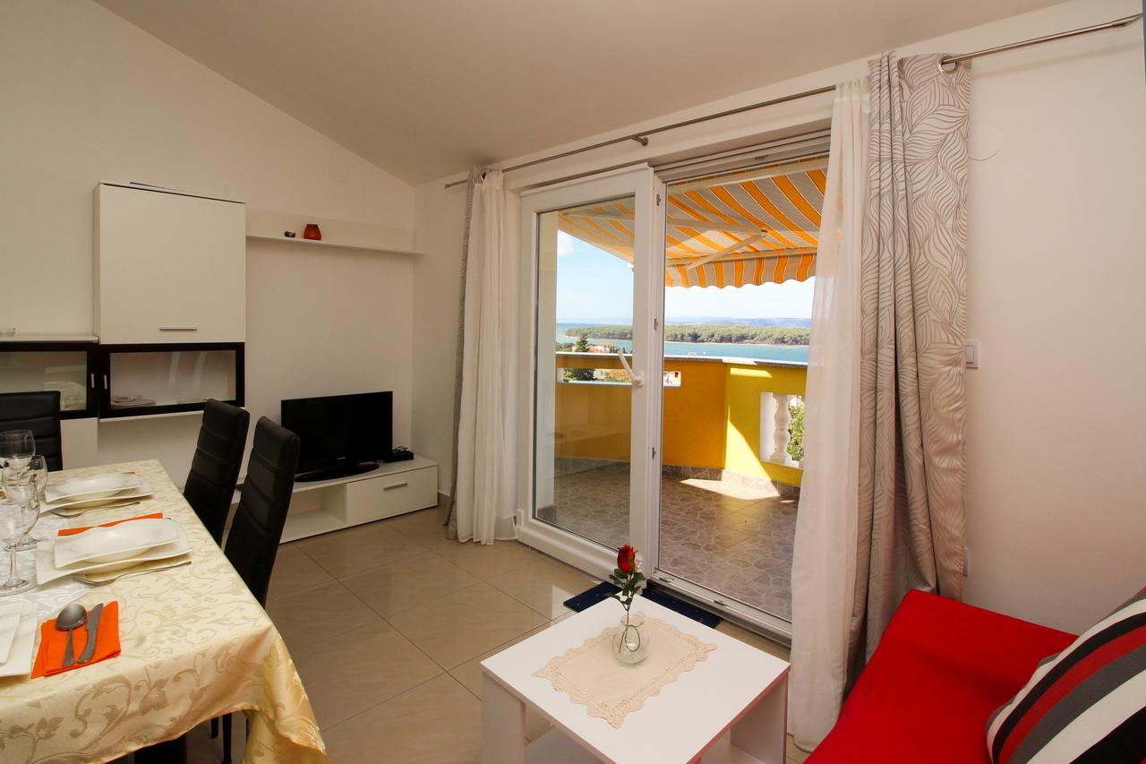 Apartments Koritnik Пунат Экстерьер фото