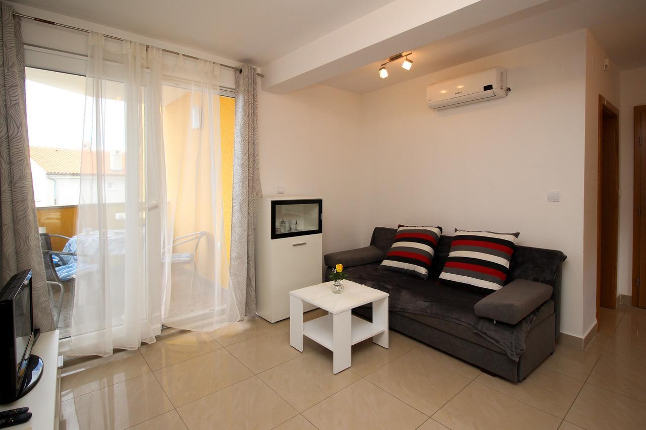Apartments Koritnik Пунат Экстерьер фото