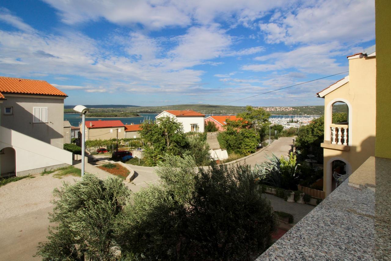 Apartments Koritnik Пунат Экстерьер фото
